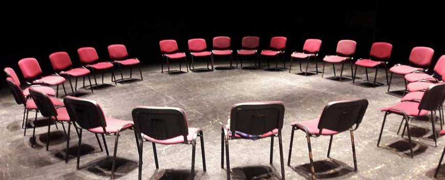 You are currently viewing Patyriminių dirbtuvių “Aš, laikraštis ir teatras” akimirkos